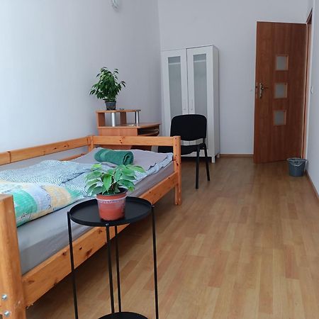 לודז' Cruz Mieszkanie Pokoje Centrum Przytulny Czysty Lokal Na Noc מראה חיצוני תמונה